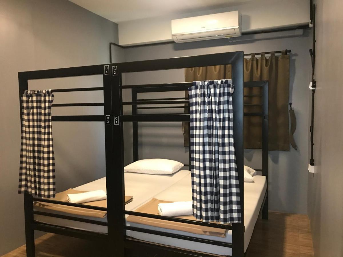 Arun Old Town Hostel Bangkok Bagian luar foto